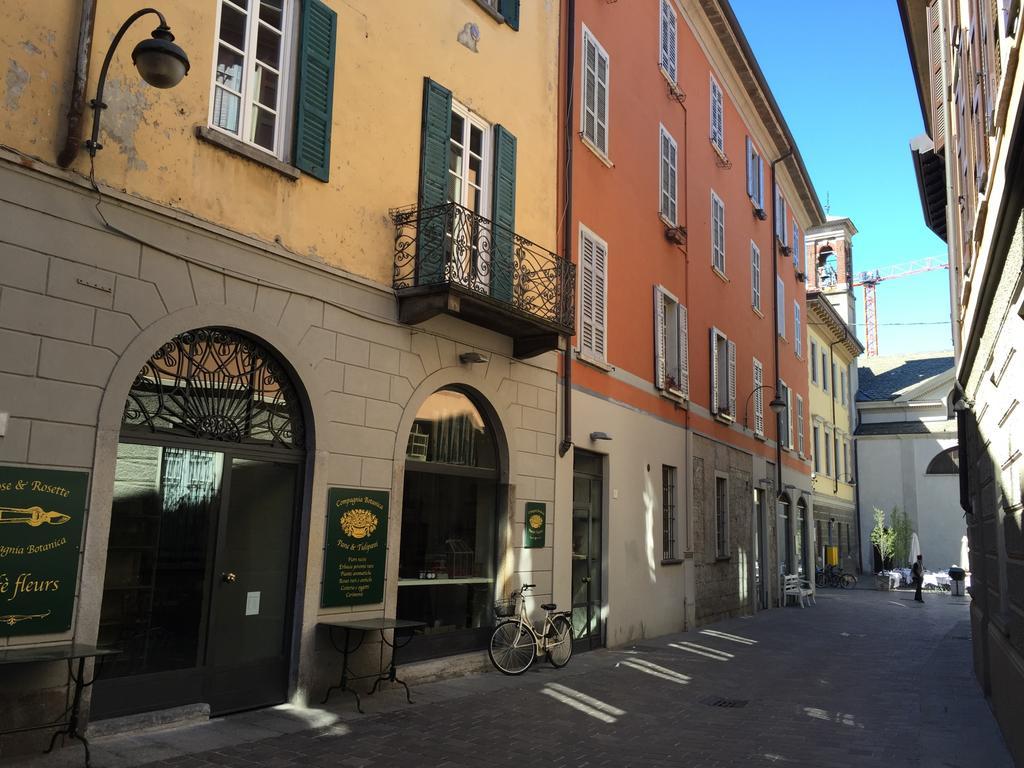 Ancient Courtyard Bonanomi 2 Bedroom Apartment Como Eksteriør billede